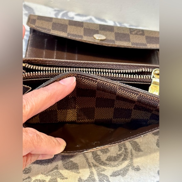 Louis Vuitton AUTHENTIC Damier Ebene Trifold Wallet - Picture 10 of 12